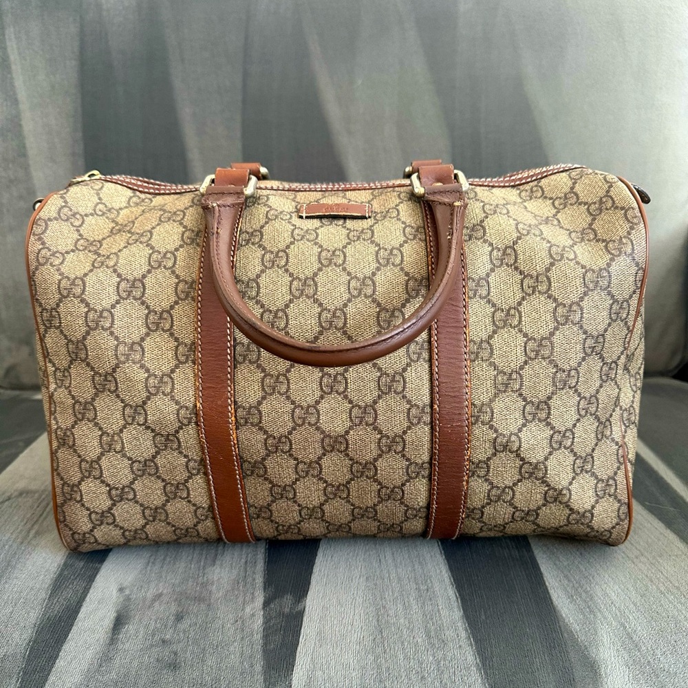 Pre-loved Authentic Gucci Vintage GG Supreme Medium Joy Boston Bag